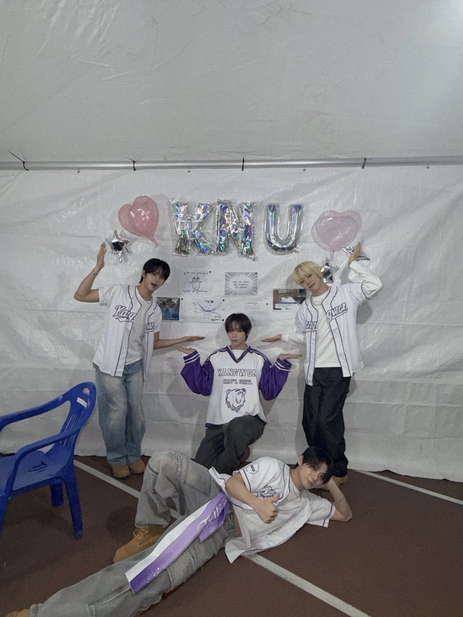 chwoongs's tweet photo. Thankyou for having us! https://t.co/ClCXs8mXnW