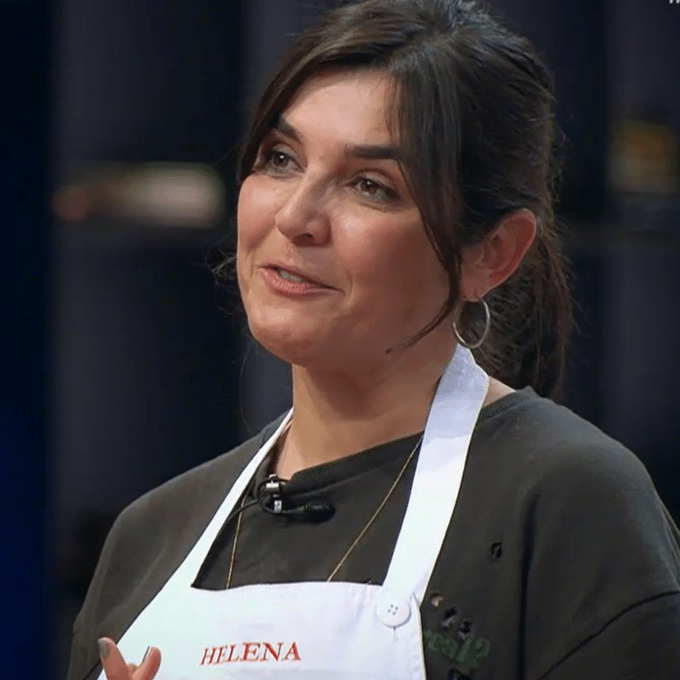 vaidesmaiar's tweet photo. 🚨+ Leo Salles, campeão da 2ª temporada do #MasterChefBR confeitaria) e a Helena Furtado (8ª temporada) também estarão de volta ao MasterChef Profissionais. 

A nova temporada vai reunir ex-participantes conhecidos do público. A estreia é dia 06/10, às 22h30, na Band. https://t.co/srY6RKsmJo