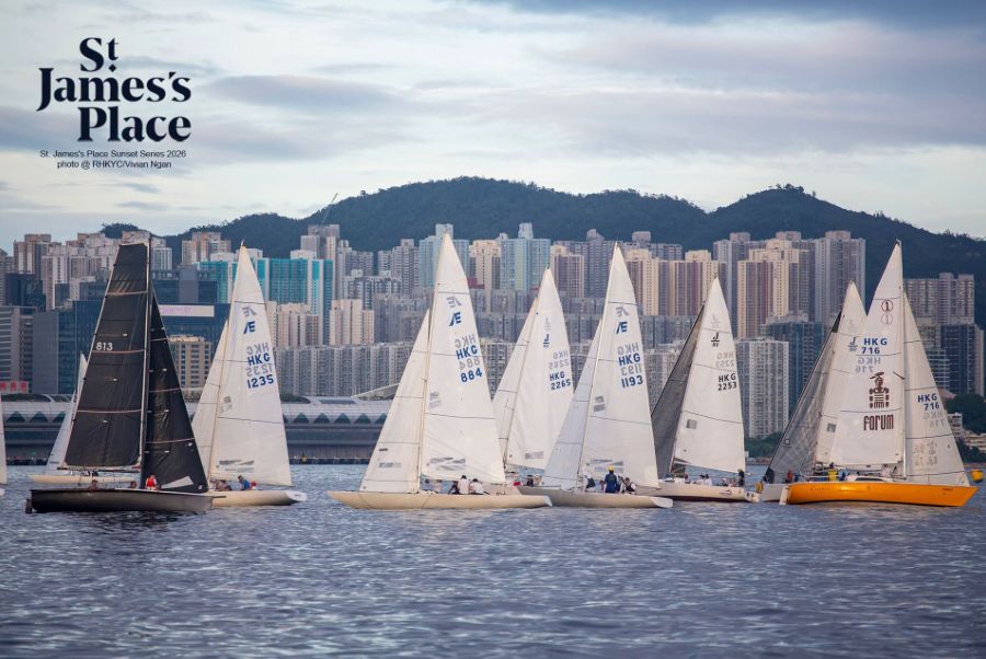 EtchellsClass's tweet photo. The Hong Kong Etchells fleet recently wrapped up its participation in the RHKYC's  St. James’s Place Sunset Series. The fleet has been entertaining spectators on the Hong Kong waterfront since early June. The top Etchells boat was Isaac Lau’s ⛵ Battler taking sixth place overall https://t.co/uItmoGZLue