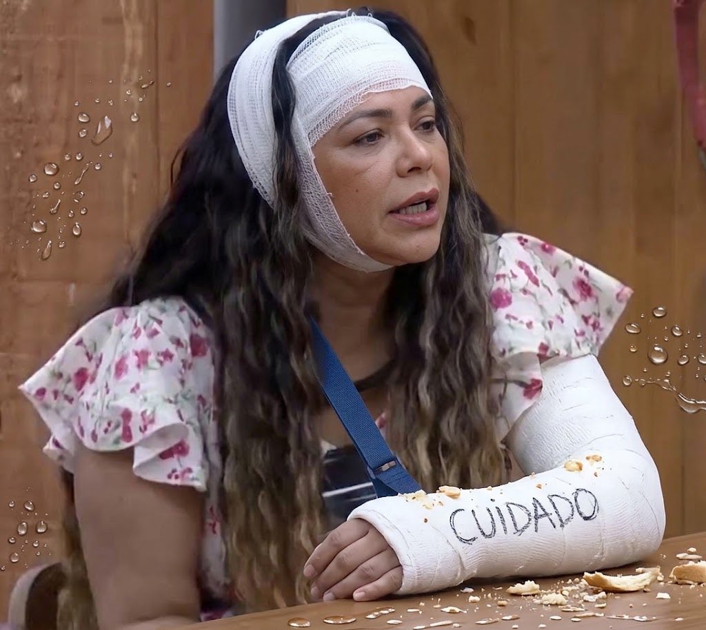 faahlso's tweet photo. olha tudo o que a giovanna fez com a darlin eu tô chocado a dona carmen é o cão https://t.co/vTxBVgDcSd