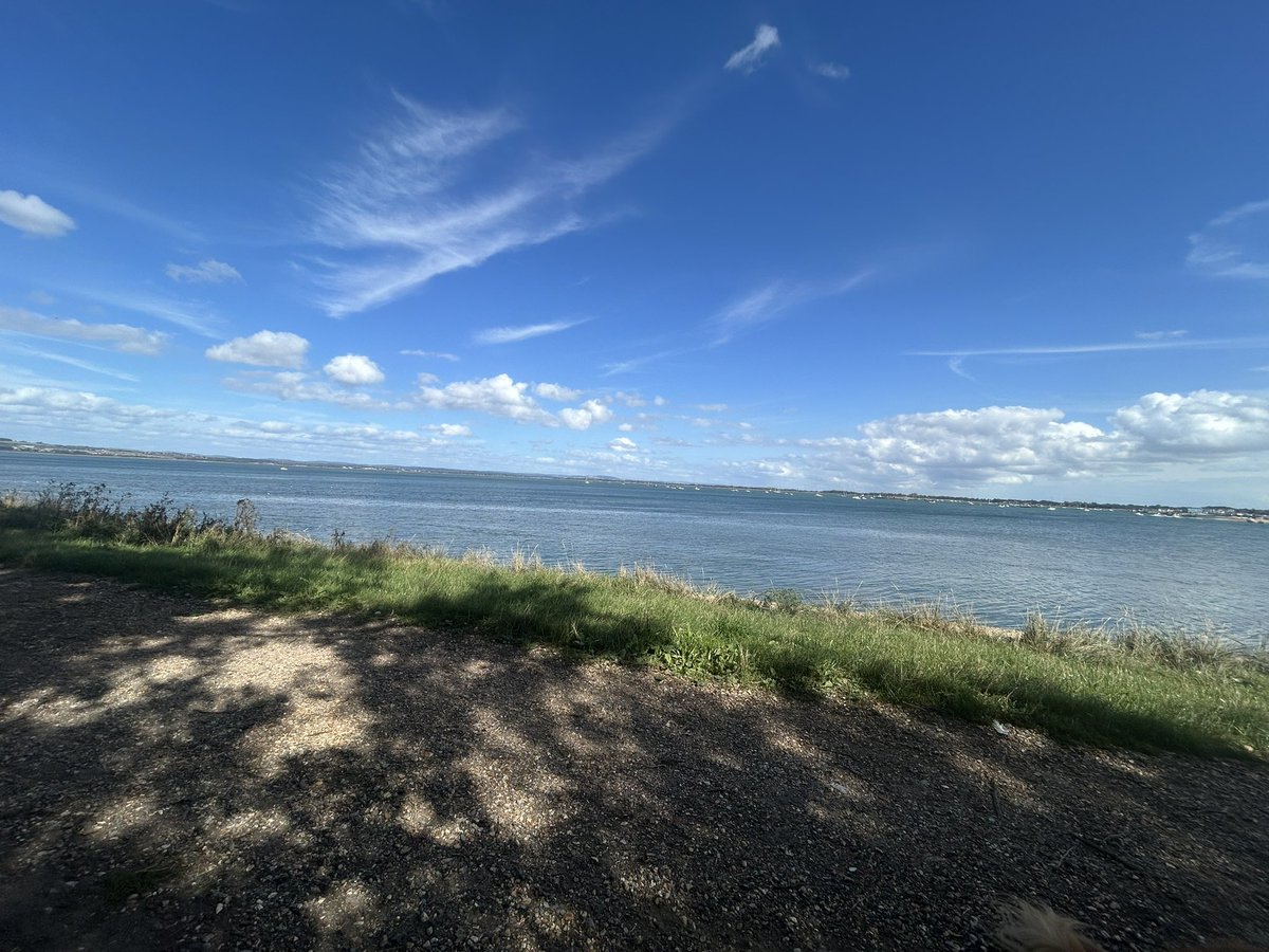vycushty's tweet photo. Bright Sunny Afternoon ☀️
#portsmouth 
#miltonlocks https://t.co/vV4fEBQkQ7