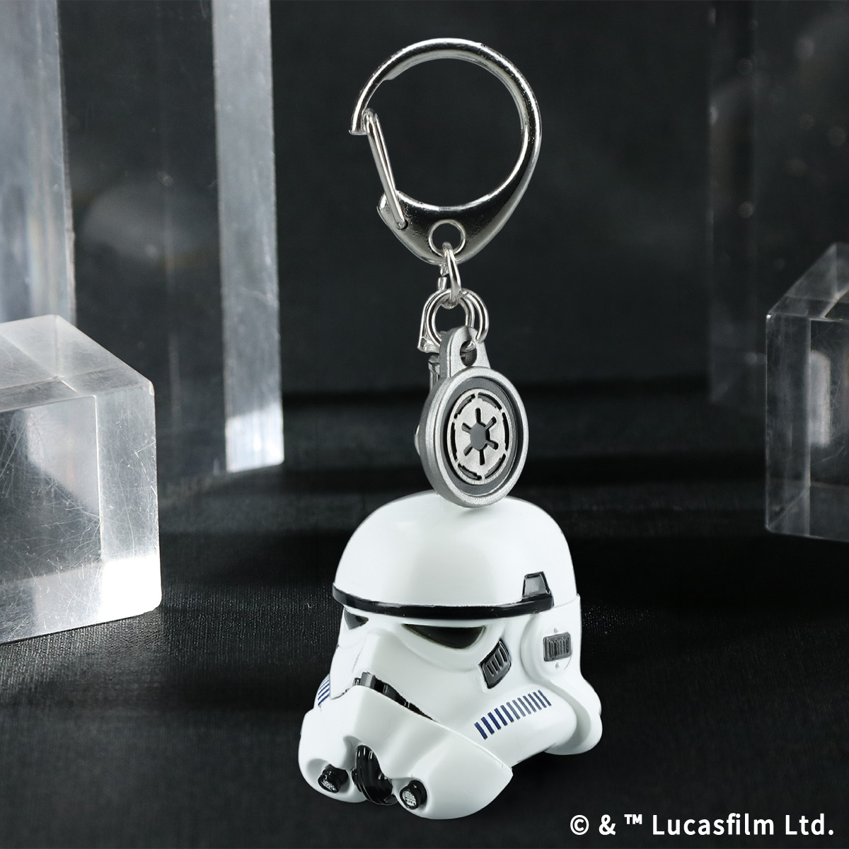 STARWARS_BLC's tweet photo. \10月1日新発売📢/
「スター・ウォーズ」マスクキーホルダー⚡
キャラクターのマスクをリアルなミニチュアにしたキーホルダーが登場✨
全4種類のラインナップ🌟
オンラインストア と #池袋PARCO の #STARWARSSTORE にて発売予定🛒
https://t.co/G8Gm2LZOAC https://t.co/Nj1Vif7zyd
