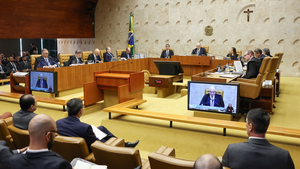 osneyosmar's tweet photo. O STF, não apenas Gilmar Mendes e Flávio Dino, é responsável pelo caos que vemos. O inquérito ilegal e a omissão em julgamentos são a real face da justiça. Até quando a população vai aceitar isso? Vamos lutar por um STF mais justo! #STF #Justiça #Politica https://t.co/ohTRNLw7zH