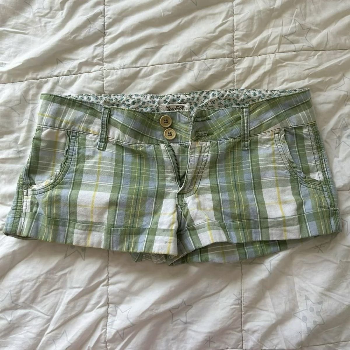 louedisons's tweet photo. how Pinterest sees me yay!!!
- top
- bottom
- bag
- shoes

(Why are the shorts green) https://t.co/DGPVFnPc9B