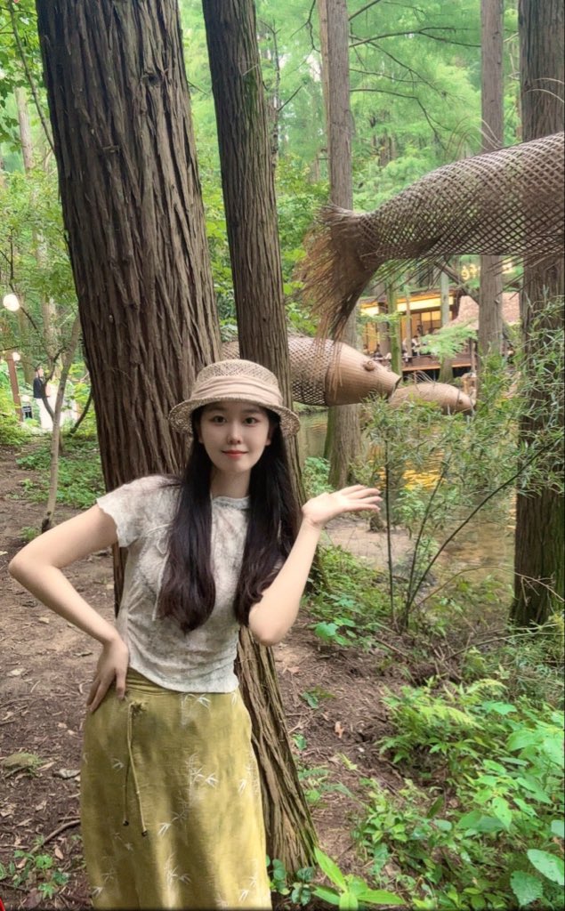 alphaxiaojinbao's tweet photo. 过了一天正常人的生活，这生活真的比链上枯坐打狗舒服多呀！跟着我大舅二舅打个鱼，今天中午吃的地锅鸡，明天接着吃地锅鱼！ https://t.co/0s4ILxAilX