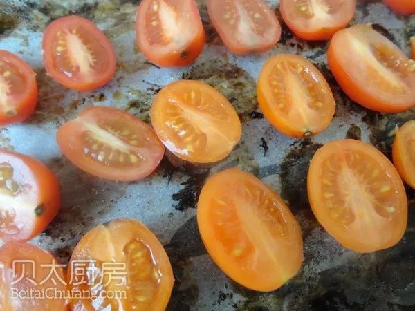 ArmandGummo's tweet photo. This farm-fresh cherry tomato burst with juicy sweetness in every bite—no bland aftertaste, just vibrant flavor that elevates salads, pastas, or snack time! A total win for fresh produce lovers. https://t.co/kFGwWKzLnz