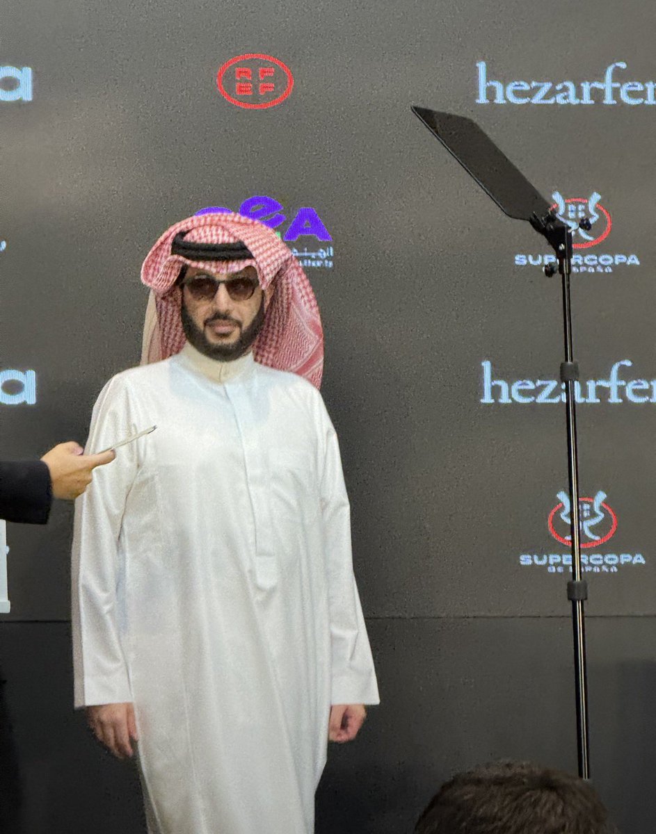 Erdmackgz69's tweet photo. Suudi Arabistan Spor Bakanı Prens Abdülaziz bin Türki el-Faysal: 

3 büyük kulübün (Galatasaray,Fenerbahçe ve Beşiktaş) başkanlarının burada olması çok güzel. 

Diğerlerinin hoşuna gitmeyecek ama ben Galatasaray’ı destekliyorum. https://t.co/Ackjc4ggtK