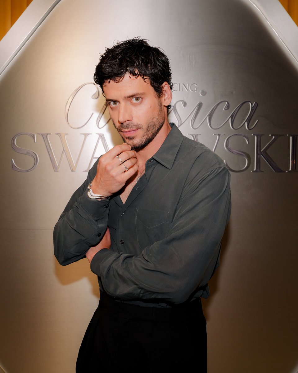 farnaudsource's tweet photo. Photos of François from the Swarovski event last night, a 🧵(we've been well fed btw)

Photo credit to Victor Arriola/BFA.com https://t.co/bahgXs4ym6