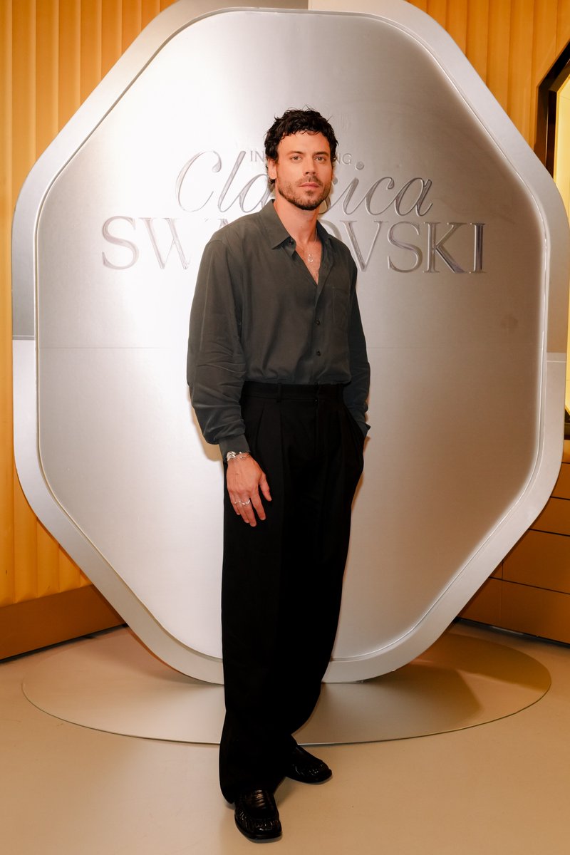 farnaudsource's tweet photo. Photos of François from the Swarovski event last night, a 🧵(we've been well fed btw)

Photo credit to Victor Arriola/BFA.com https://t.co/bahgXs4ym6