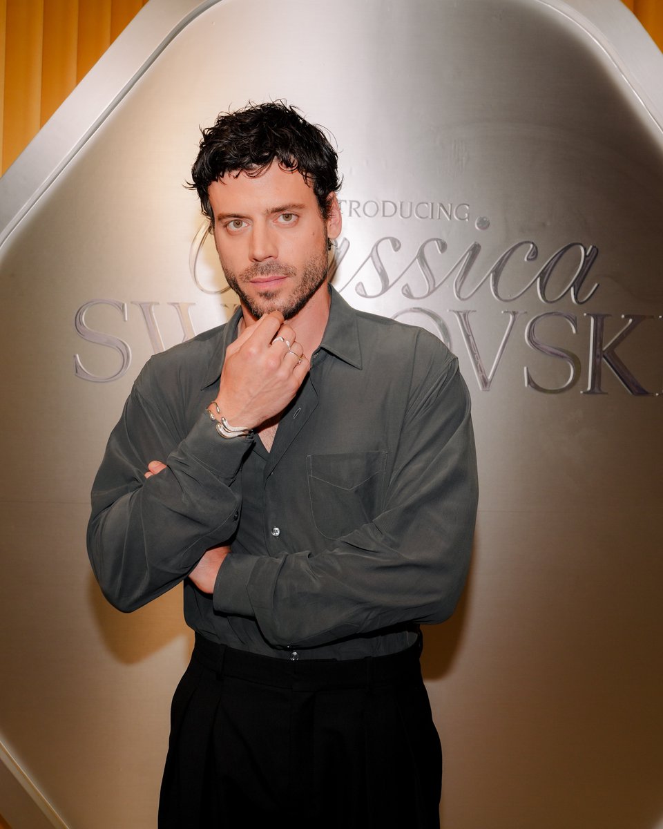 farnaudsource's tweet photo. Photos of François from the Swarovski event last night, a 🧵(we've been well fed btw)

Photo credit to Victor Arriola/BFA.com https://t.co/bahgXs4ym6