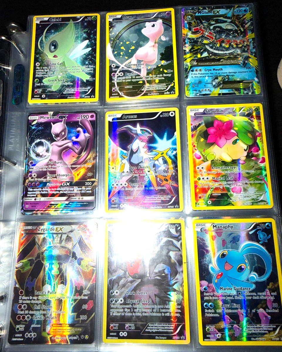 gurucollects's tweet photo. Someone paid $900 for this entire Pokemon binder.

The seller reportedly just wanted to get rid of it, even after being shown what some of the cards were worth 👀

📸: u/bigboisteven69 https://t.co/VZTSfrdJgN