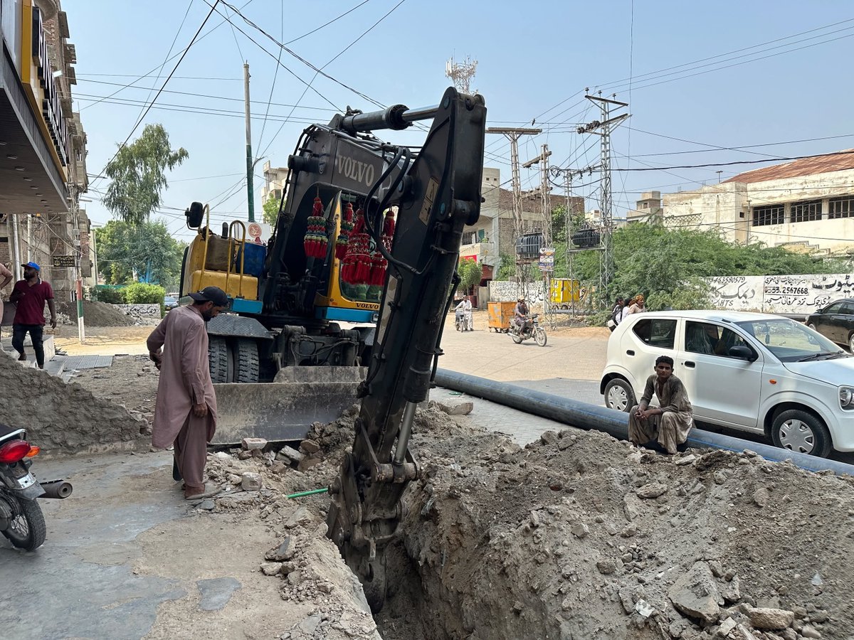 RubinaWari73728's tweet photo. میئر حیدرآباد @KashifShoroPPP کی ہدایت اور سیدہ @humia_naqvi کی نگرانی میں PS-63، UC-124 میں نئی سیوریج لائن بچھانے کا کام تیزی سے جاری ہے۔
نکاسیٔ آب کے مسائل کے حل اور بہتر بلدیاتی سہولیات کی فراہمی کے لیے عملی اقدامات جاری ہیں۔
#MayorHyderabad #PS63 #UC124 #HyderabadDevelopment https://t.co/iN7st3kjBM