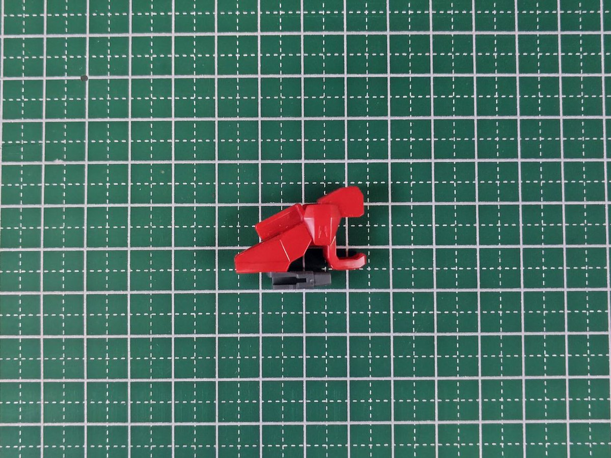 tebasaki_2010's tweet photo. ネオバードモード用の足首だが、一部塗装が必要なので、これ塗装したらネオバードに変形させます。

#めこ丸隊 
#hagume https://t.co/KBAUrk0AXx