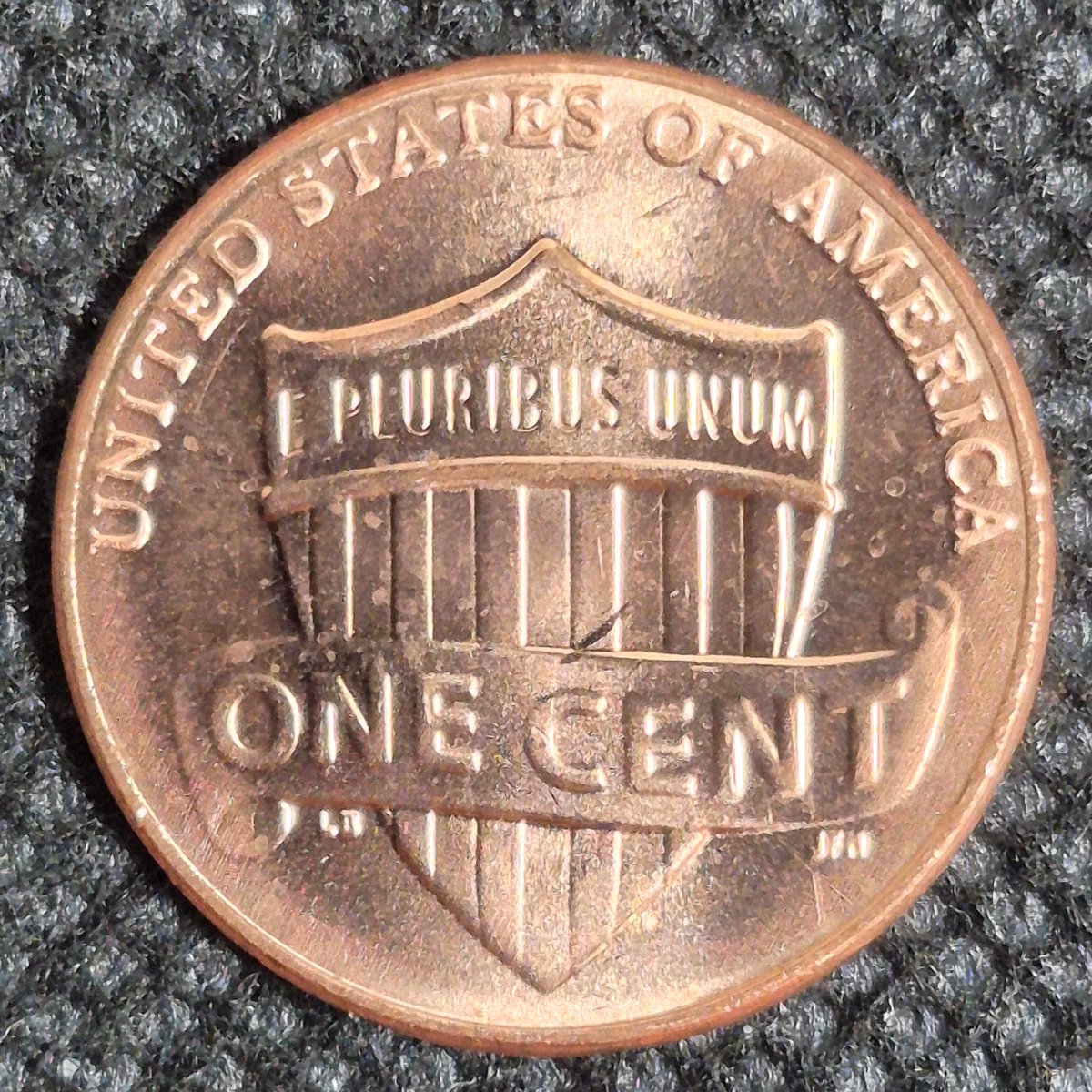 Onshi55's tweet photo. 購入品
アメリカ🇺🇸　1セント
2025年をもって製造が終了したアメリカの1セントです。たまたま流通用最後年度のものを見かけたので買ってみました。
世界的に小額面の硬貨は消えていく運命なんでしょうね…
#おんしのコイン https://t.co/oKAAjoc11T