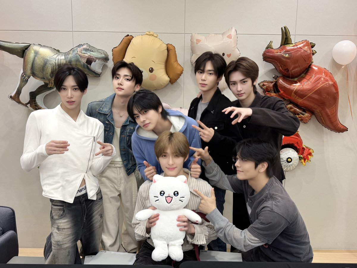 ALD1_official's tweet photo. 2026.09.17. 𝙃𝘼𝙋𝙋𝙔 𝘽𝙄𝙍𝙏𝙃𝘿𝘼𝙔 𝙎𝘼𝙉𝙂𝙃𝙔𝙀𝙊𝙉🍰₊˚・₊✧

#ALPHADRIVEONE #ALD1
#알파드라이브원 https://t.co/0JLvzA3Hhy