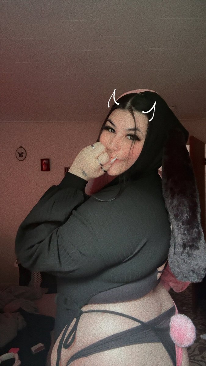 dewdropbunni's tweet photo. I AM A BUNNYYYYYYY https://t.co/svg2TVaBRH