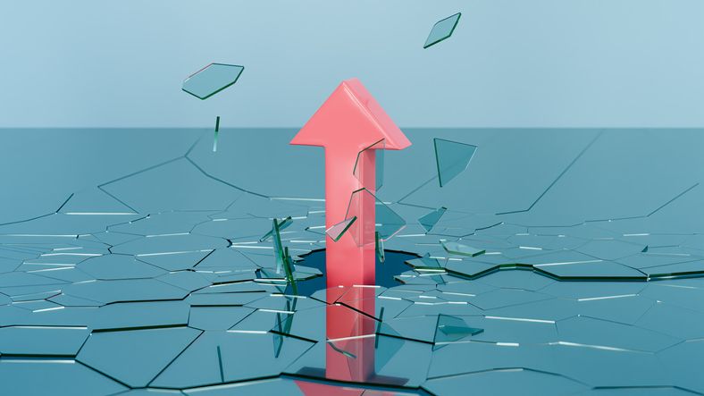 StrathBusiness's tweet photo. The class ceiling is an invisible, unspoken barrier that stops people from working-class backgrounds rising to the highest-paying and most powerful roles in elite professions. 

In today's blog, Dr Michael Vallely investigates the link between highbrow cultural activities and earnings: https://t.co/UWrDbHFRmF