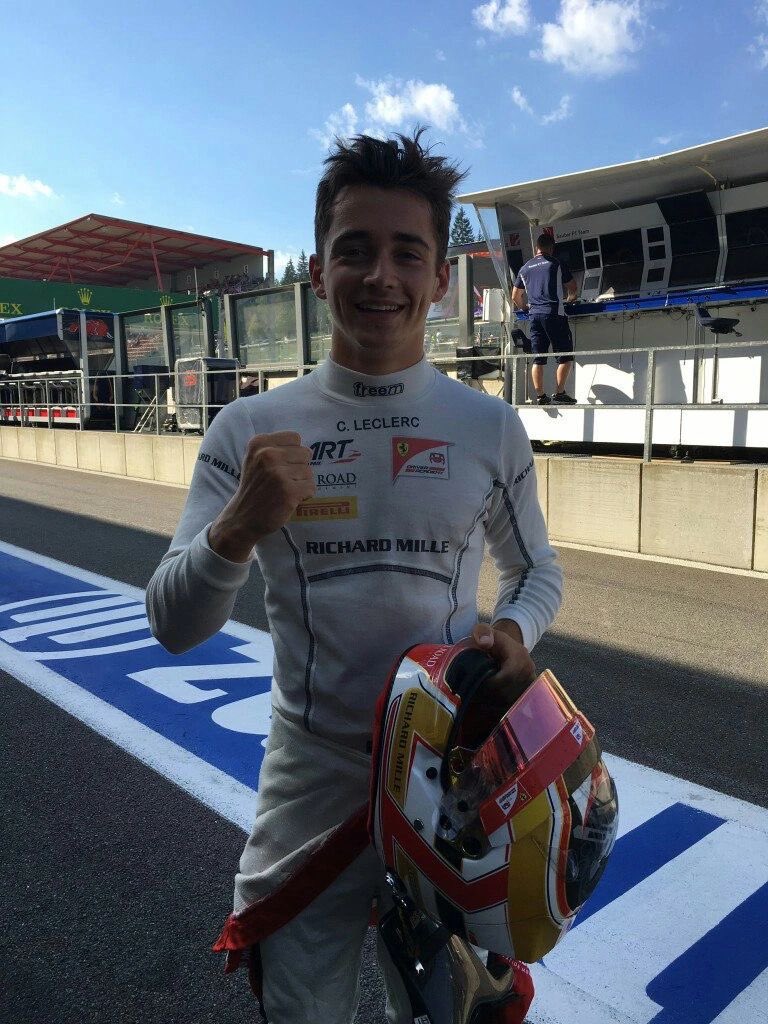 marrlec's tweet photo. the casual “😀👊👍” pose after terrorizing the whole F2/GP3 grid is frying me https://t.co/Mhm3rAZxDS