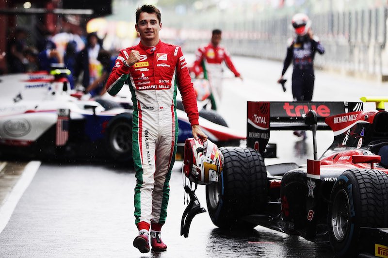 marrlec's tweet photo. the casual “😀👊👍” pose after terrorizing the whole F2/GP3 grid is frying me https://t.co/Mhm3rAZxDS