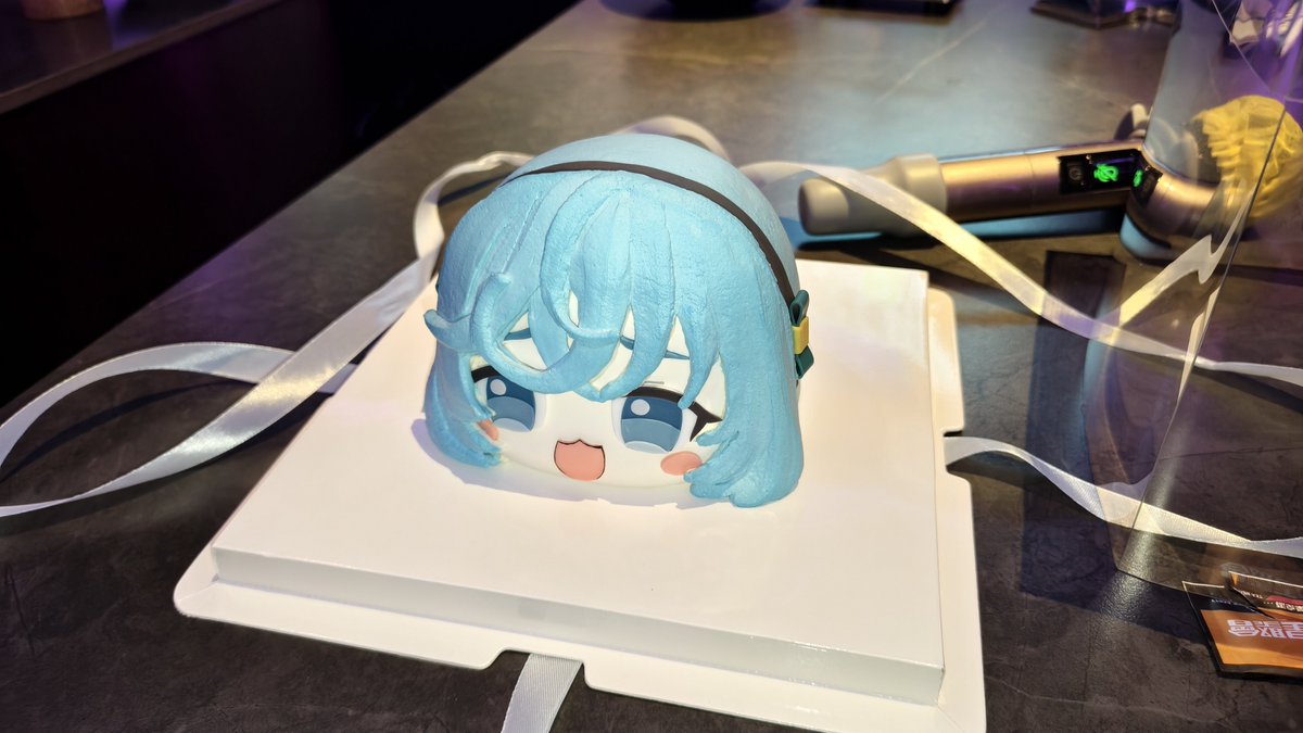 eltamber013's tweet photo. 今日は郁子ちゃんの誕生日ということで、郁子ちゃんのデコレーションケーキをオーダーしてみました〜🎂

想像以上に可愛すぎる！！🥰

味もかなり美味しくて、オレオ＋バニラ＋ヘーゼルナッツココアプリンの組み合わせが最高でした〜

改めて、郁子ちゃんお誕生日おめでとう！

#ぬきたし #女部田郁子 https://t.co/dkYAjbJ0r1