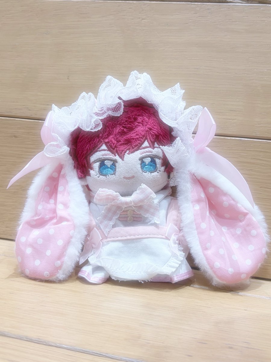 umurice_14's tweet photo. サンキューマートのデカうさ耳をつけたひーろ、𝑺𝒐 𝒄𝒖𝒕𝒆💖 https://t.co/1qnM72Qqk4