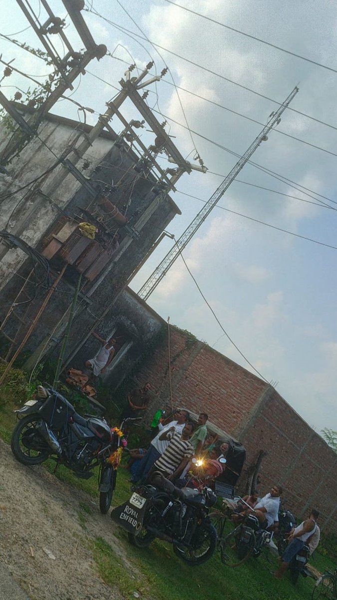 esdpurnea_west's tweet photo. A 200 KVA distribution transformer repaired successfully on site at Raghunathpur, Banmankhi under ESD Purnea West. .@BiharEnergy
@seva_sbpdcl
@seva_nbpdcl
@seva_bsptcl
@SEVA_SBPDCL https://t.co/SmZ6VkLwLS