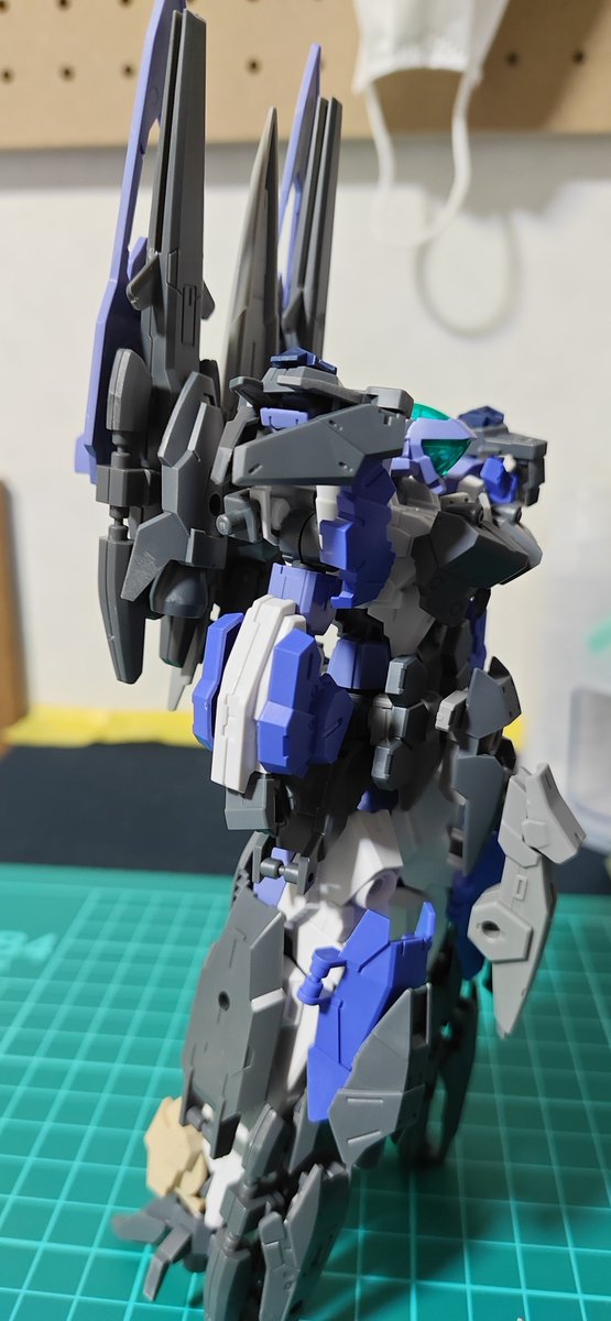 30ML_Nanaki's tweet photo. #30MM
重装甲エスポジット(仮)の改造中。
バックパックを取り付けたりアーマーの微調整をしたりするなどした。
バックパックは二箇所の軸でロックして安定性も確保( ˙▿˙　)

Cジョイントが複数あるのでどうにかしよう https://t.co/fImyDbU0z2