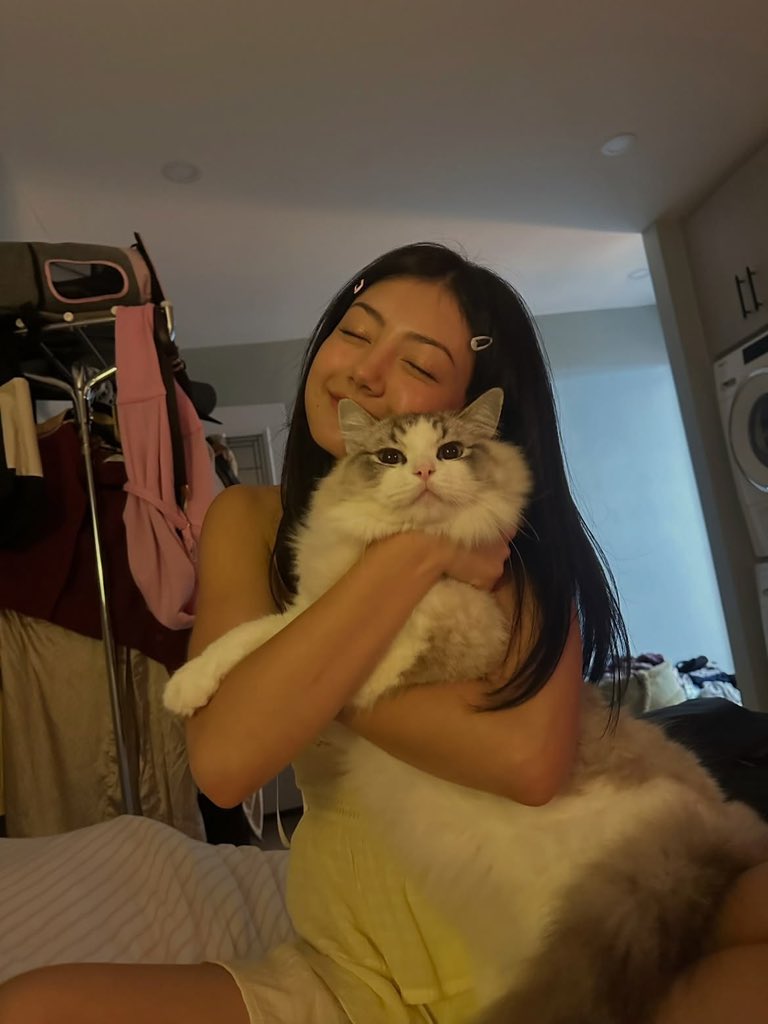 pjenaya's tweet photo. @keepGAGAA peluk pussy. . kamu mau ikut peluk gak? https://t.co/n2NI7tMOva