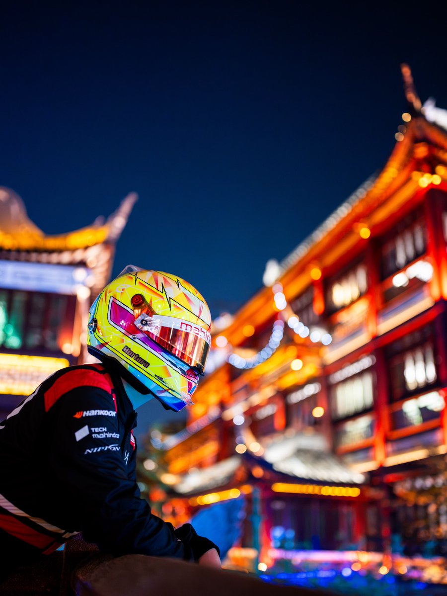 LilianaPinrt's tweet photo. Shanghai nights. New work for Mahindra Racing from last weekend’s Shanghai ePrix. Always fun when an idea becomes reality. Last year, while exploring Shanghai, I had this shoot idea—I’m so happy we brought it to life this year. https://t.co/srP2wURNKg