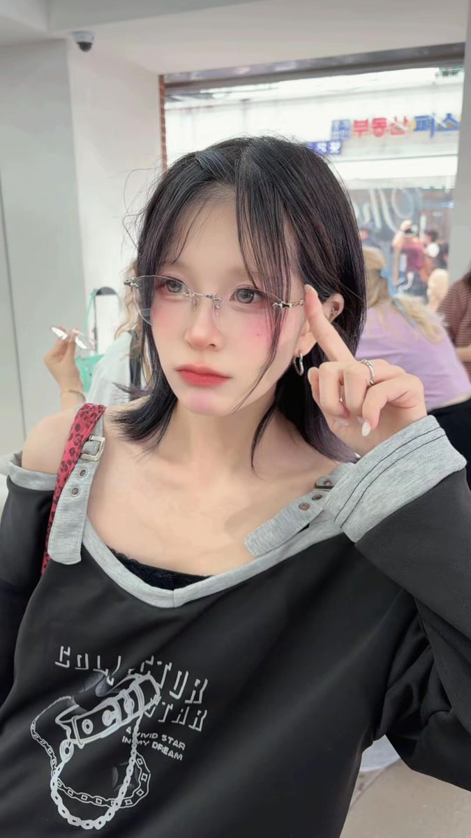 Mewro_R0HA's tweet photo. 여러분 잘 지내시나요
저는 열심히 개발자를 하고 살고 있습니다
다름이아니라 이번에 이직을 성공하고 원하던 올해 목표 연봉에 도달했어요...!!!
너무 신나서 근황 알려드리며 모두 행복하시길 https://t.co/E7kl7ay2J7