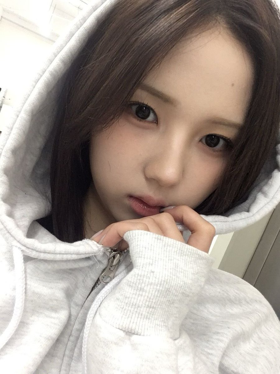 gapyeonghaus's tweet photo. [260917] 
#tripleS Jiwoo COSMO Talk update 🐻 

#JiWoo #지우 #이지우 #ジウ https://t.co/AOhWHm0HoB