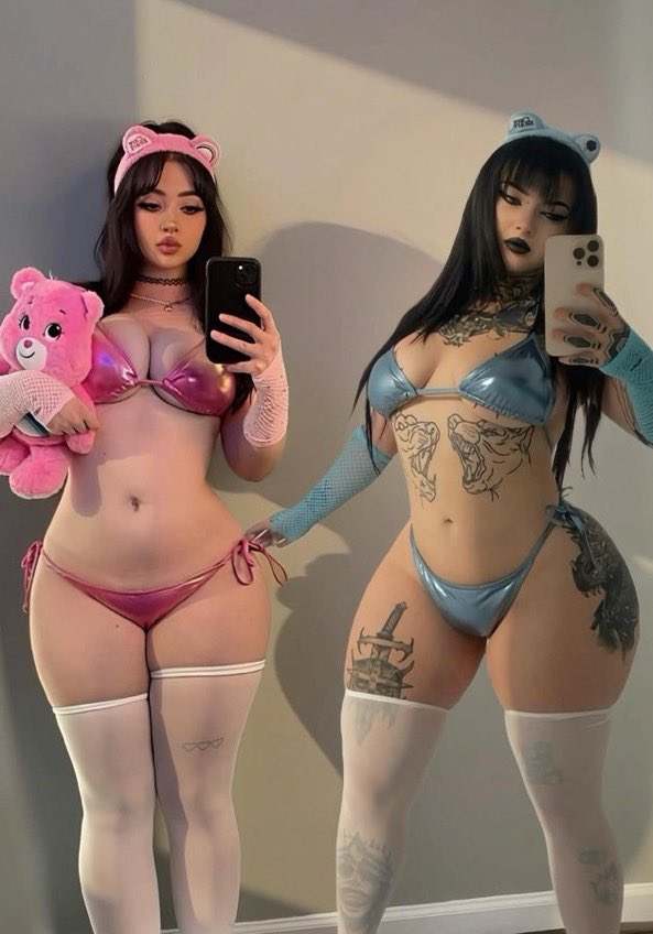 Daisy54hs's tweet photo. left or right? https://t.co/IK0tmWSesa