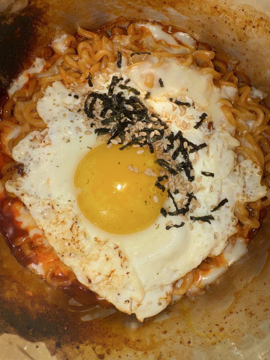 kkuxxi's tweet photo. 내가 끓인 불닭 먹어보실분 https://t.co/nD64oyLdmm