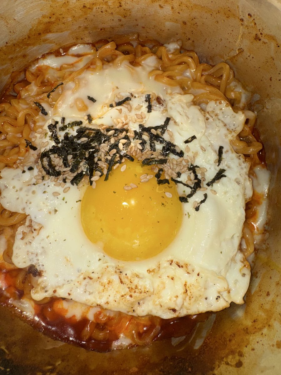 kkuxxi's tweet photo. 내가 끓인 불닭 먹어보실분 https://t.co/nD64oyLdmm