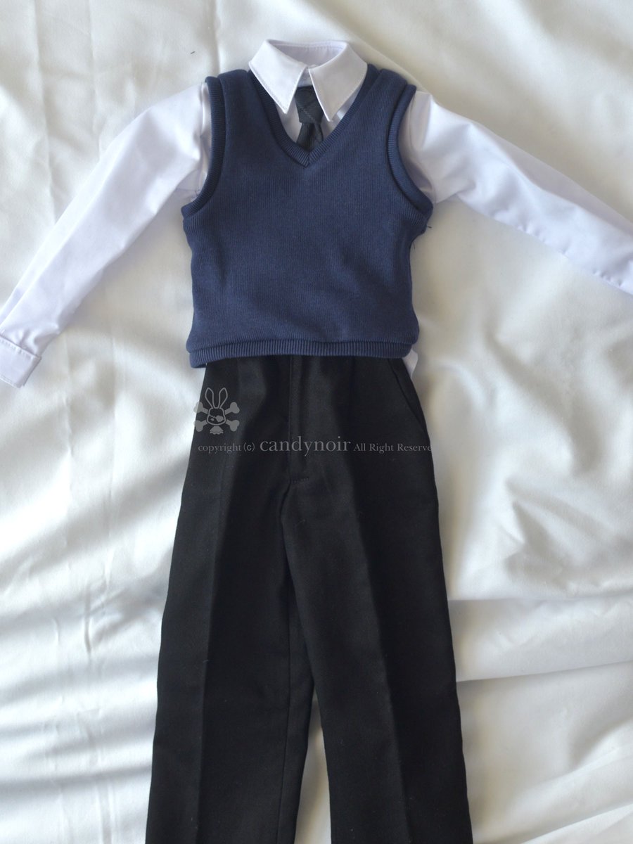candynoir's tweet photo. SD17サイズの学生服
ワイシャツは胸ポケットつき、袖も剣ボロ付きの本格派
紺ベストもあります
9/22 #ドールショウ に持っていきます
ブース 5D-17.18
#DS79 #学生服 #制服 #SD #SD17 https://t.co/PcNQdmLVFE