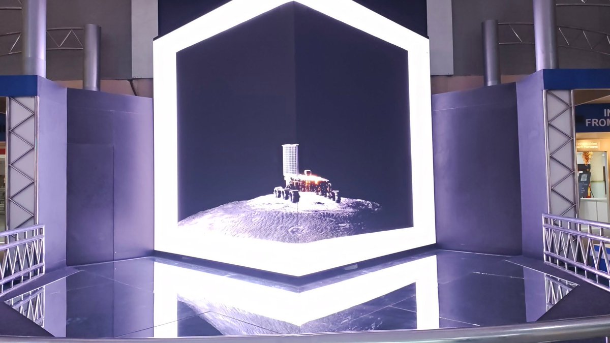 ScienceCityKol's tweet photo. What if you could explore India’s journey into space—up close? 🚀
From #pioneeringmissions to the #remarkable milestones of #IndianSpaceExploration, discover the #storyofIndiainSpace at the #SpaceOdyssey, @ScienceCityKol , a unit of @ncsmgoi , @MinOfCultureGoI! @PIBKolkata https://t.co/03UjqlsNqL