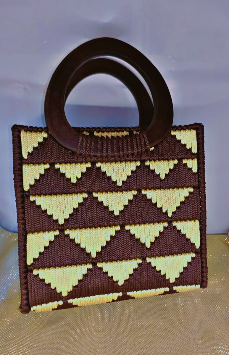 lemonade_dreii's tweet photo. Treat yourself to a handmade bag from @craftbydreii _ beautifully crafted, stylish, unique, and made with love just for you. 🤎👜
Customise your colour, size & design to match your style.
📩 DM to ORDER yours today!
#handmadebags #macramebags #byoplug🇿🇼 https://t.co/Wss7Mgo1zi