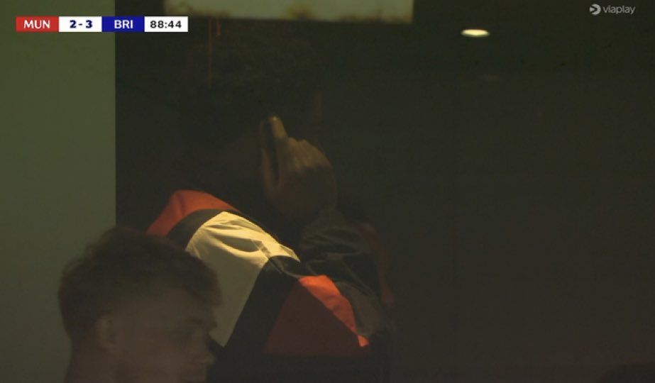 ReddDevilsHQ's tweet photo. 📸 - Carlos Baleba is probably wondering why he decided to leave Brighton for Manchester United. We cannot blame him, we all wonder https://t.co/L6PXGNvmoQ