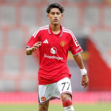 ReddDevilsHQ's tweet photo. 🚨 𝐉𝐔𝐒𝐓 𝐈𝐍!

Real Madrid want to sign JJ Gabriel immediately and position him in Real Madrid Castilla, the club's recognised reserved team. 

[@SamiMokbel_BBC] (@SimplyUtd) https://t.co/Jyv6d2khUz