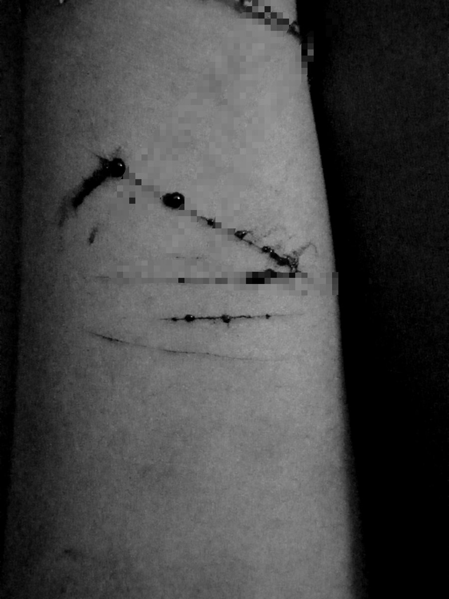 hanemiyaaak's tweet photo. me gano el impulso de maquillarme ummta ahora lo tendré que hacer bien
AI GENERATED SFX MAKEUP! ALL FAKE #fake #shrtwt #fakemakeup #ai https://t.co/86mqDlcqY0