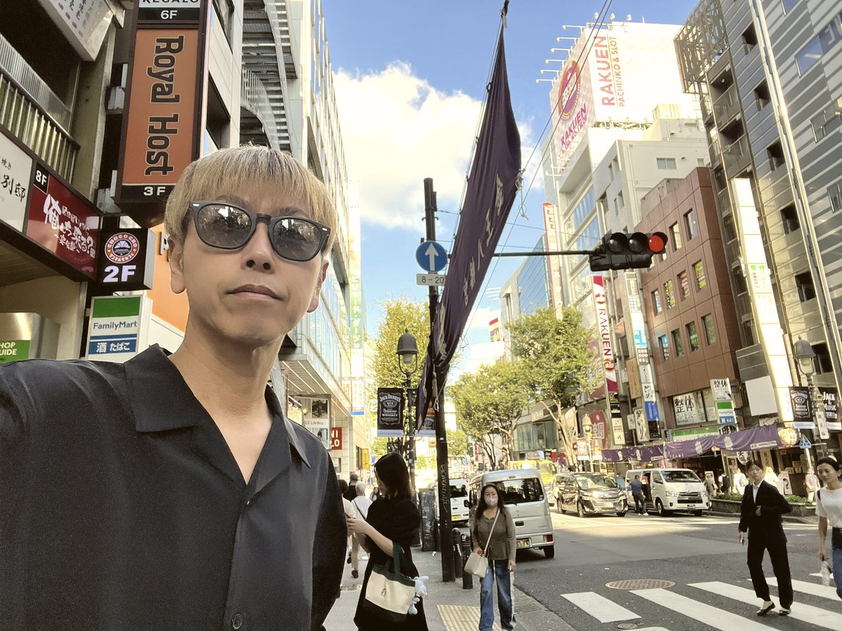 moriwaki0801's tweet photo. 久しぶりの渋谷
今日は友人のライブにゲスト出演🎤
#コダマセントラルステーション
#CLUB_ROSSO https://t.co/qn3y4f0xza