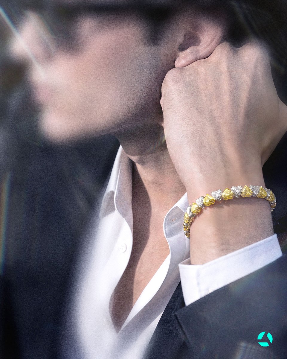 AET_Remould's tweet photo. The PURE FORM Two Tone Heart Cut Diamond Bracelet brings together 24 heart-shaped diamonds. Yellow and white diamonds alternate in sequence, creating a subtle dialogue between warmth and clarity, allowing the continuous heart motif to reveal a more nuanced visual expression. https://t.co/s2vcEhkzk0