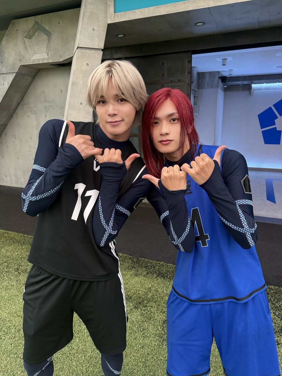 BLUELOCK_MOVIE's tweet photo. ◆ ──  #ブルーロック日誌 ── ◆

本日は
#高橋恭平 さん、 #K (#andTEAM) さんの
オフショットを公開📸
一緒にWe Link!✨

映画『#ブルーロック』
大ヒット上映中！
#エゴい https://t.co/GBf2ZD4RKg