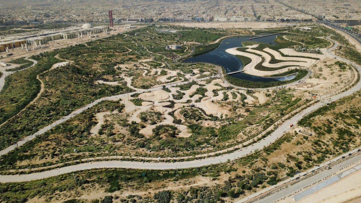 RakanAltamimii1's tweet photo. صور حديثة لحديقة الملك سلمان 🌳

صور أخرى تحت التغريدة 👇🏻 https://t.co/zMuSOD9niT