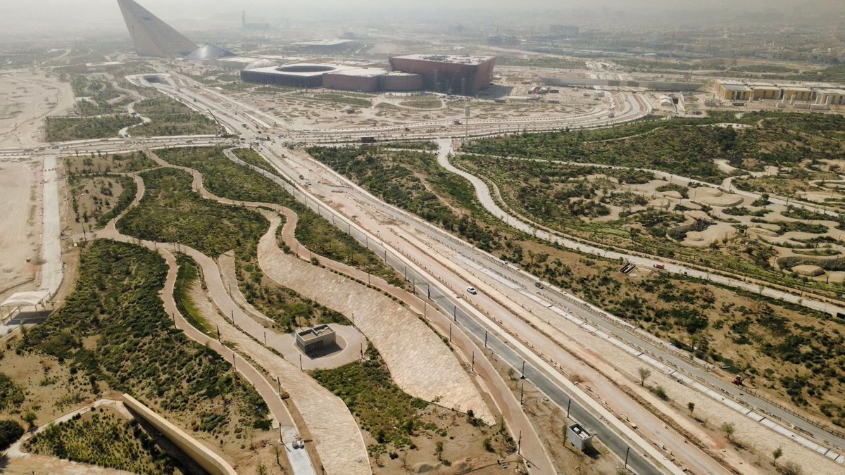 RakanAltamimii1's tweet photo. صور حديثة لحديقة الملك سلمان 🌳

صور أخرى تحت التغريدة 👇🏻 https://t.co/zMuSOD9niT
