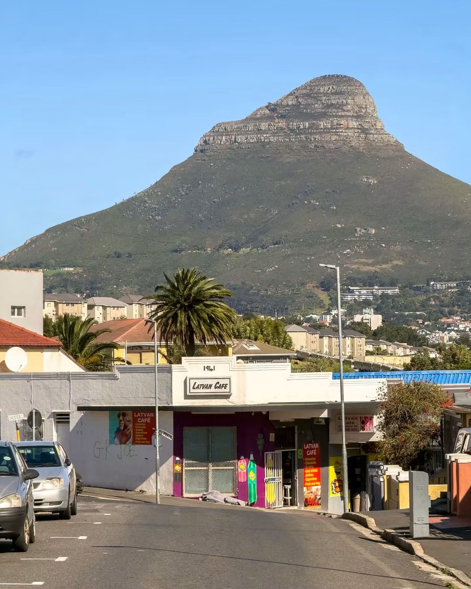 Shahbaz1110888's tweet photo. Beautiful morning view after dropping off the kids at school ☀️☕
#SchoolRun
#CapeTown https://t.co/RPOwR4vPYj