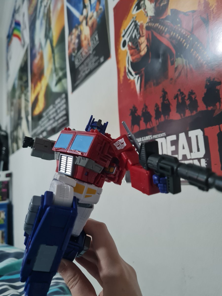 amazingchimpy's tweet photo. RIP Peter Cullen #transformers https://t.co/N4mIfkZnVa