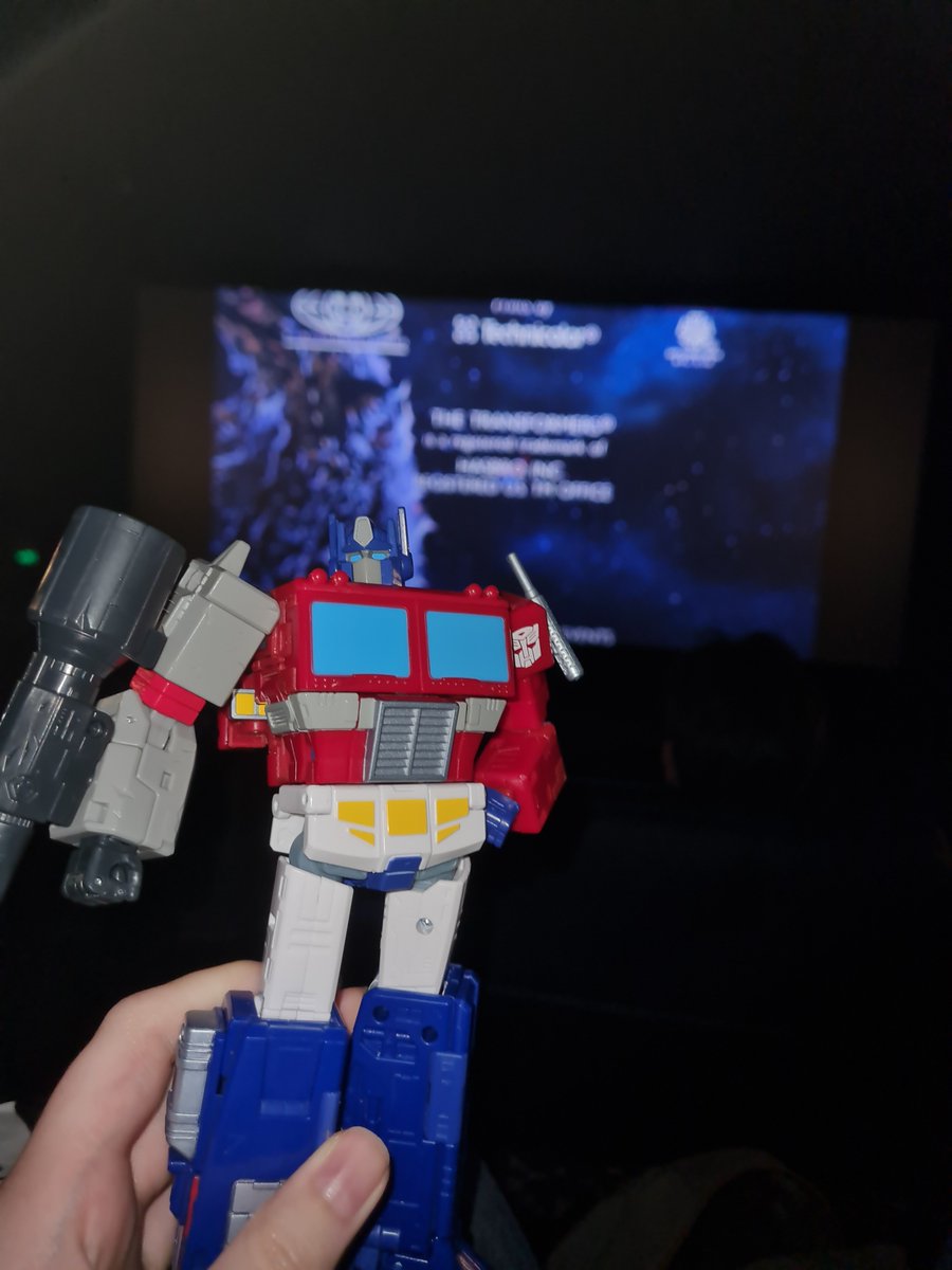 amazingchimpy's tweet photo. RIP Peter Cullen #transformers https://t.co/N4mIfkZnVa