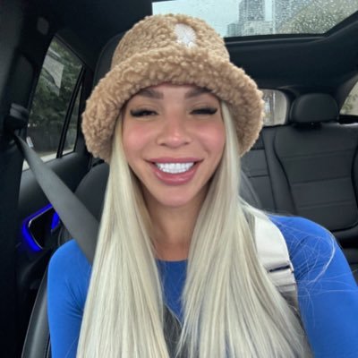 Tswinterr2's tweet photo. Do I look pretty😀🤔😂?
Y’all don’t lie https://t.co/uCnF1DPuML
