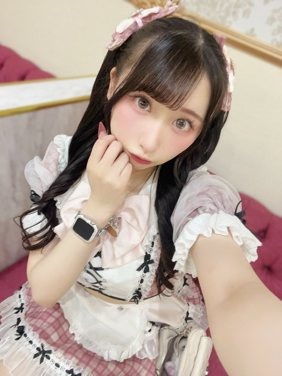 mari_mt_11's tweet photo. おきゅいん❕
今日はきあらちゃイメージのコロネツインしてみた👼🏻🎀
今日から3連勤なので来店遠隔お願いします^ ̳ᴗ ̫ ᴗ ̳^🤍

遠隔➡️ https://t.co/5T2bwn75Ze

#ちゅるん #コンカフェ #歌舞伎町 https://t.co/gbnYMg0rio